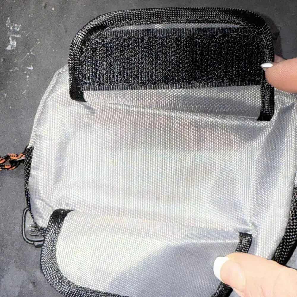 Samsonite Small Camera‎ Pouch with two zipper pockets hook & loop wide belt loop